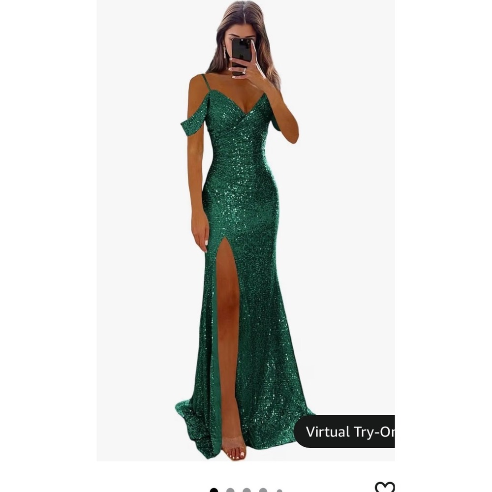 Monvelli Emerald Green Sequin Gown Size 6 NWT Formal Prom Maxi Dress Side Slit